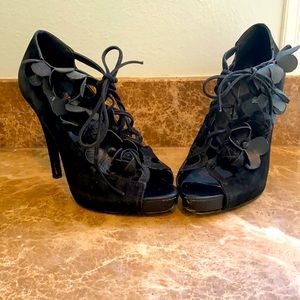 MENBUR peep toe suede heels